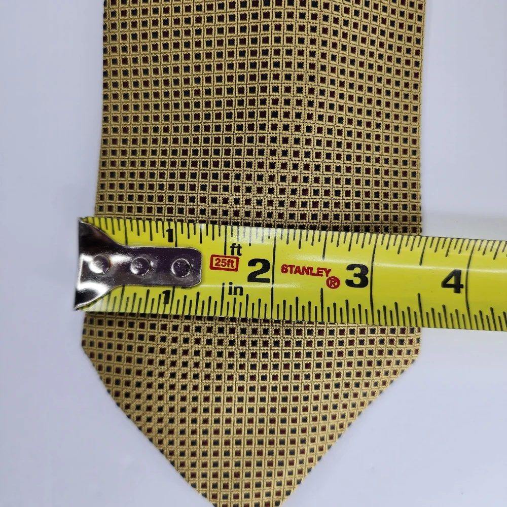 BROOKS BROTHERS MAKERS  Gold Silk Tie.